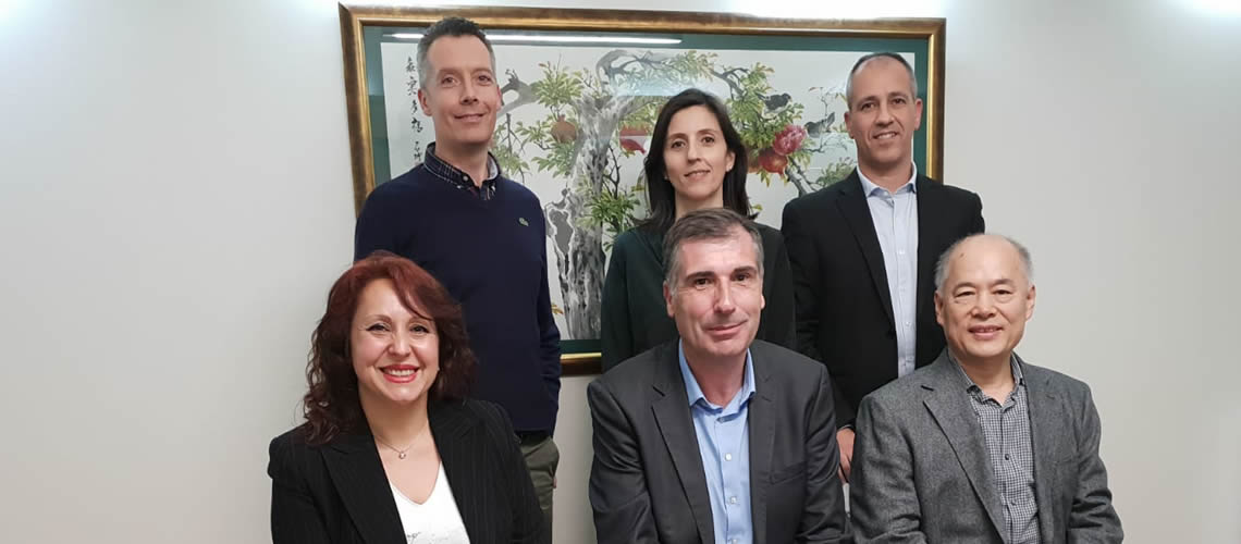 La Fundación de Terapias Naturales se reúne con el número 2 del Partido Popular en Cataluña